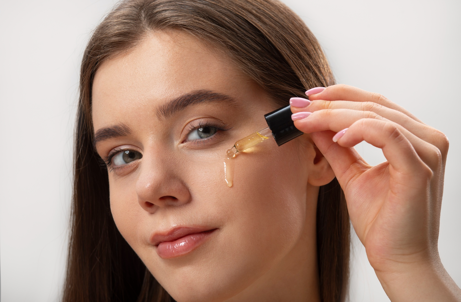 Peptidy v kosmetice: mikrolifting v domácích podmínkách společně s Circadií